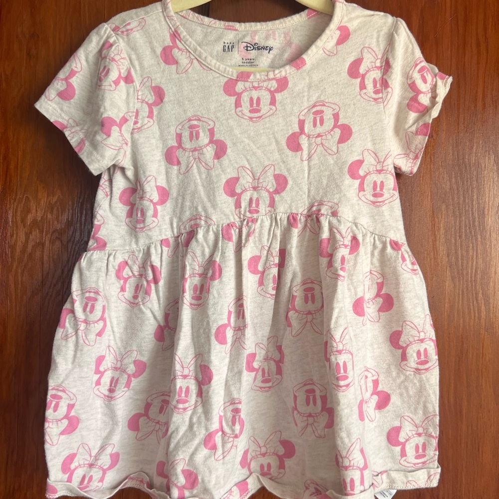 Gap size 5 Minnie Mouse Pink and White peplum top